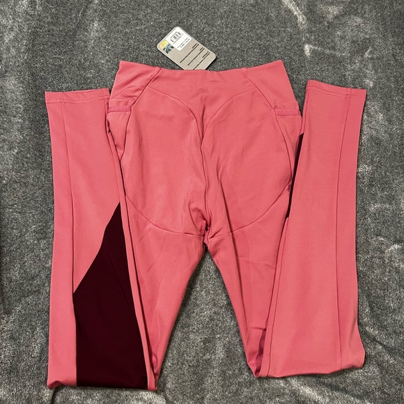 BRAND NEW Gymshark legging - Picture 4 of 4